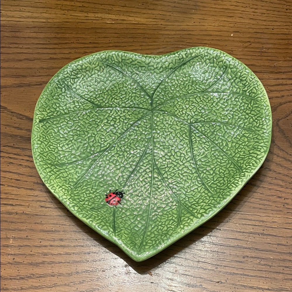 Pier 1 Imports Ladybug‎ Leaf Dinner Plate